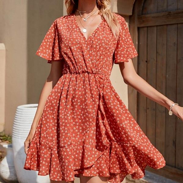 robe cache coeur fleurie rouge